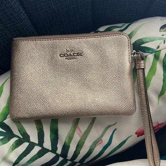 Coach wallet ✨ - Picture 6 of 8